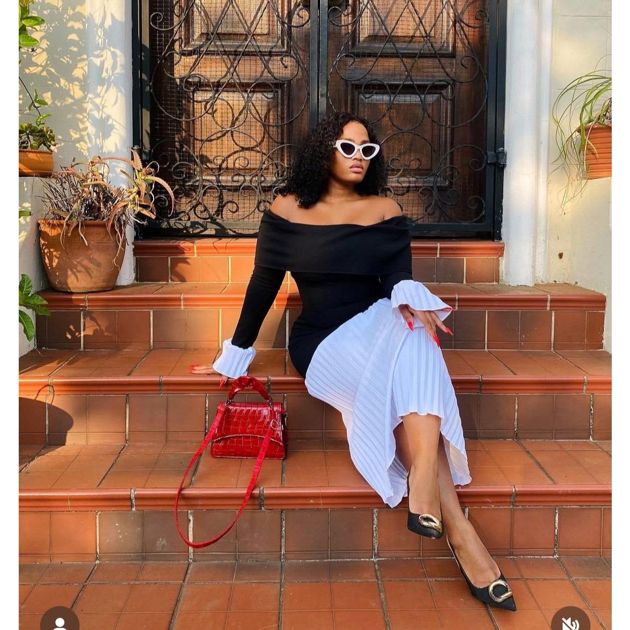 Off Shoulder Bottom Pleated Dress