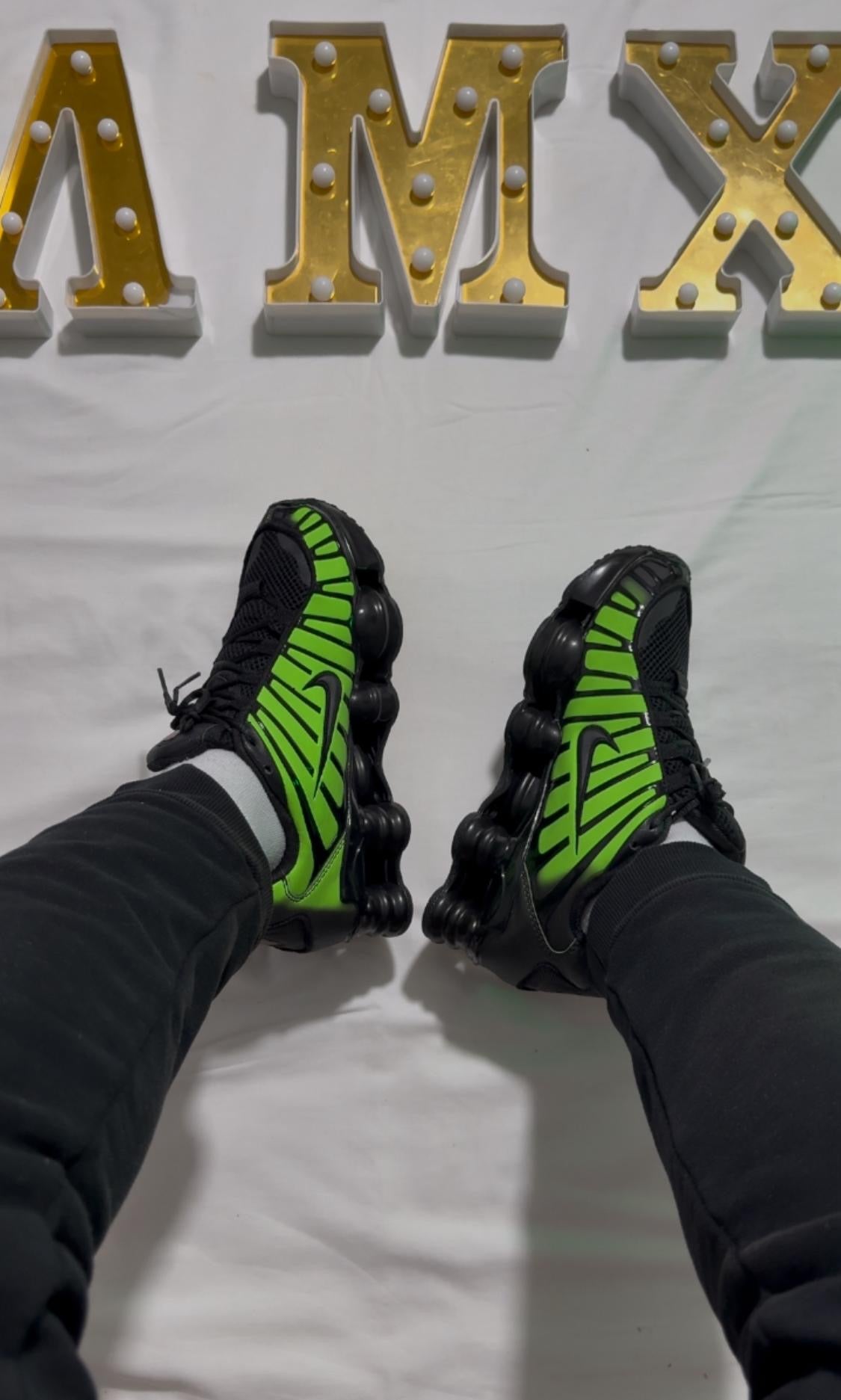 NIKE SHOX TL