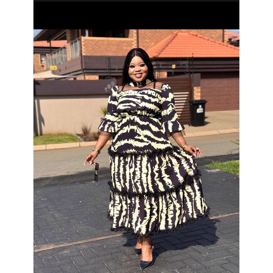 Short Flare Lace Sleeve Pleated Maxi Dress