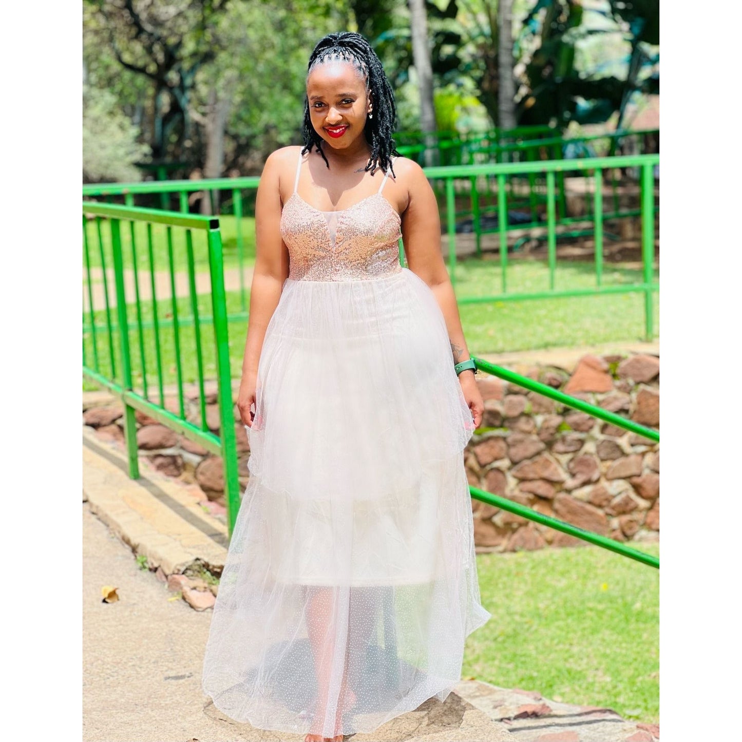 Sleeveless V-neck Sequins Prom Dress