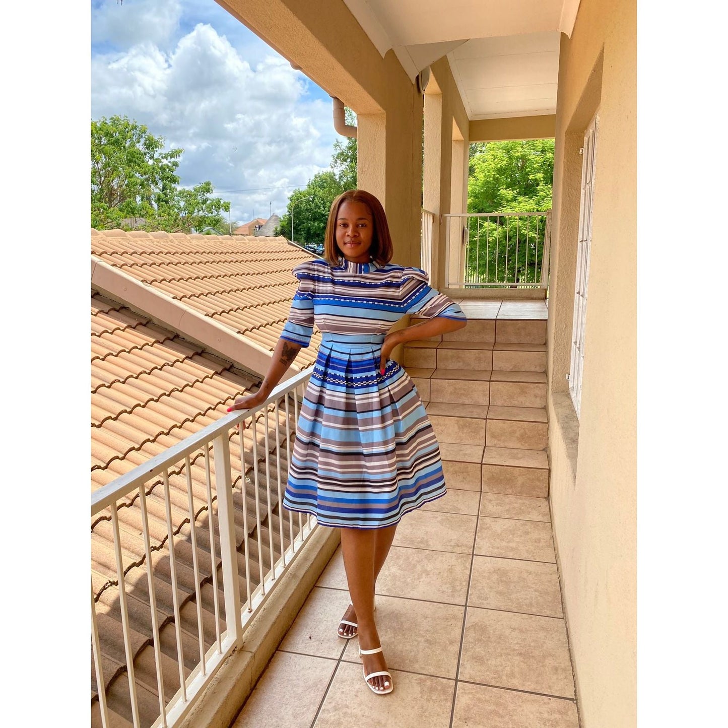 Short Sleeve Round Neck Midi Dress