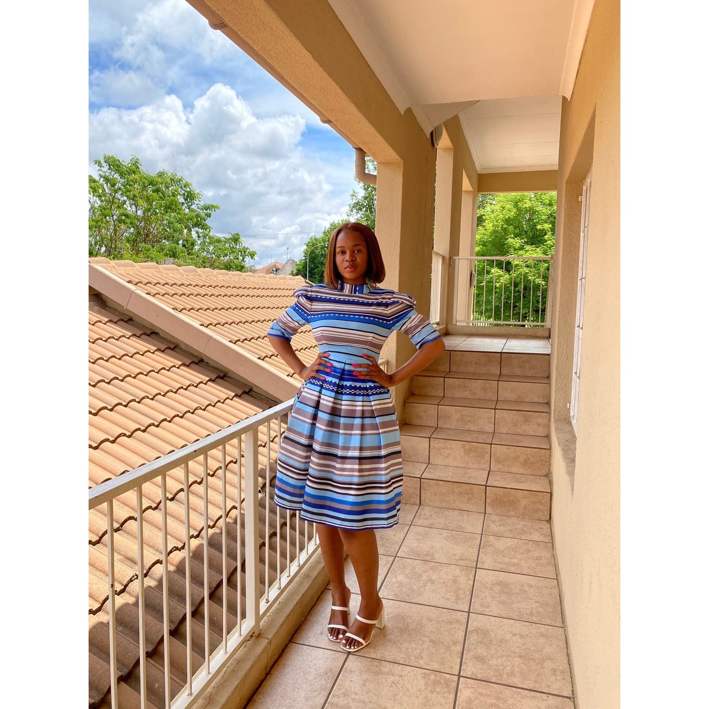 Short Sleeve Round Neck Midi Dress