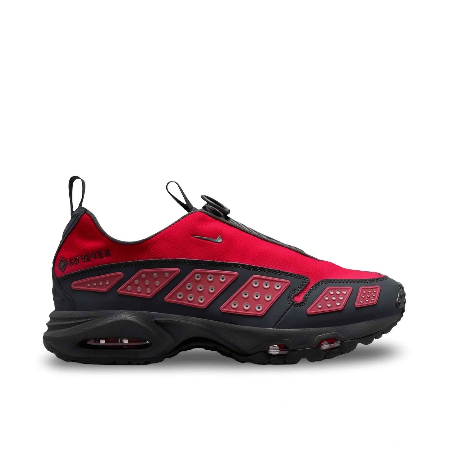 Air Max SNDR GORE-TEX in Hyper Crimson and Smoke Grey.