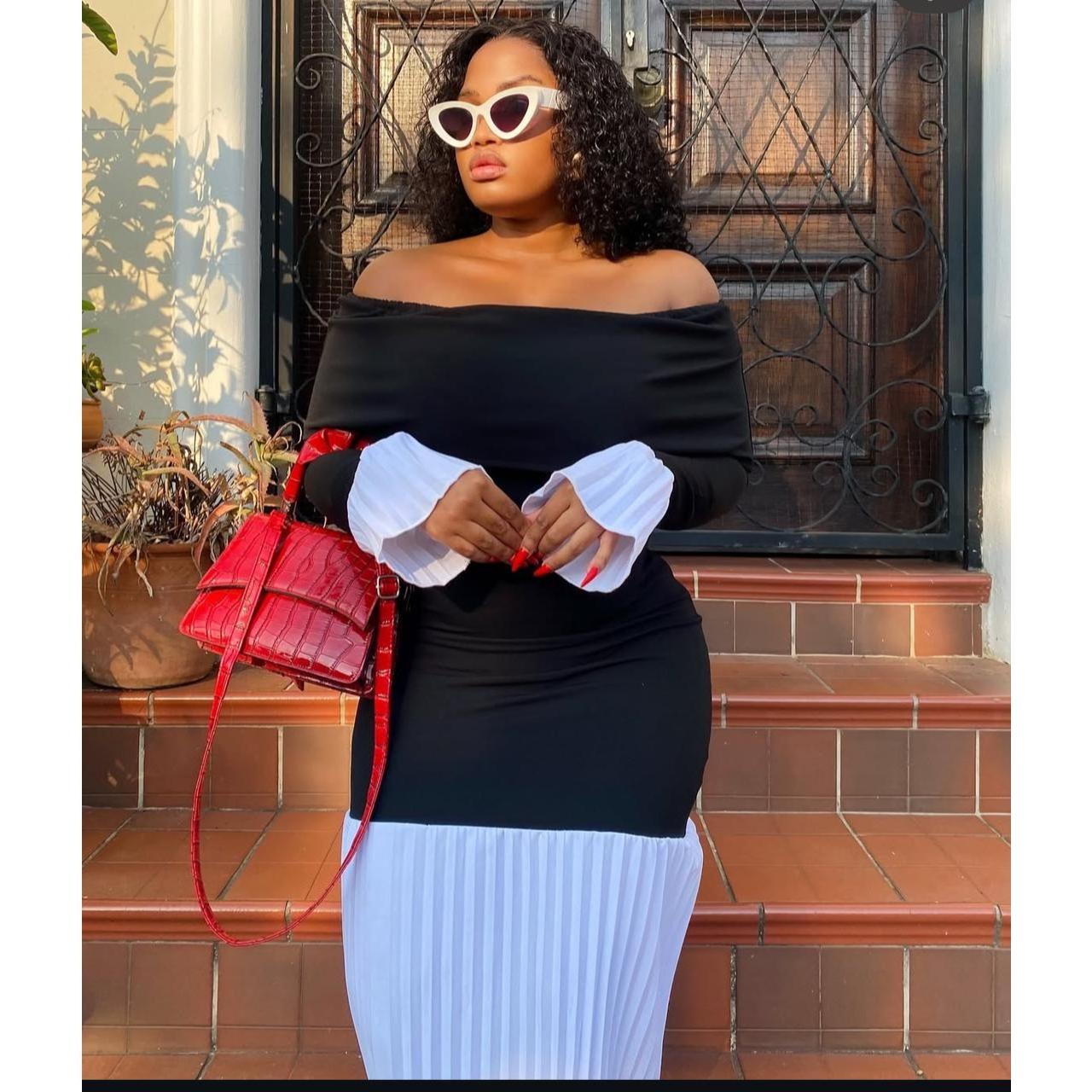 Off Shoulder Bottom Pleated Dress