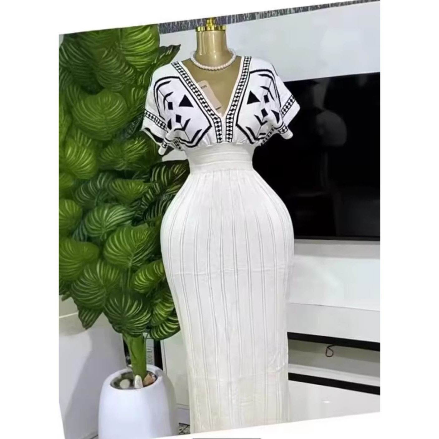 Knitted  V-neck Pattern Printed Dress