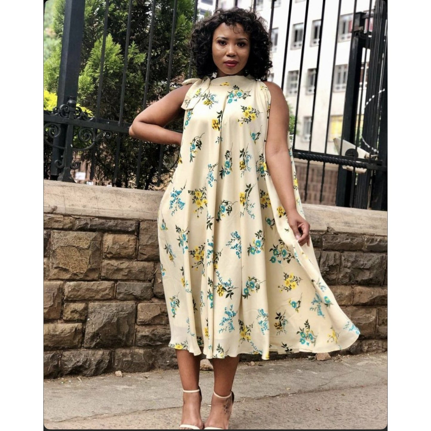 Sleeveless Floral Maxi Dress.