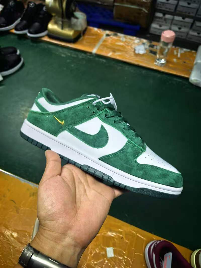 Nike Dunk Low Suede