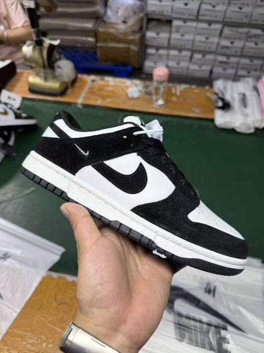 Nike Dunk Low Suede