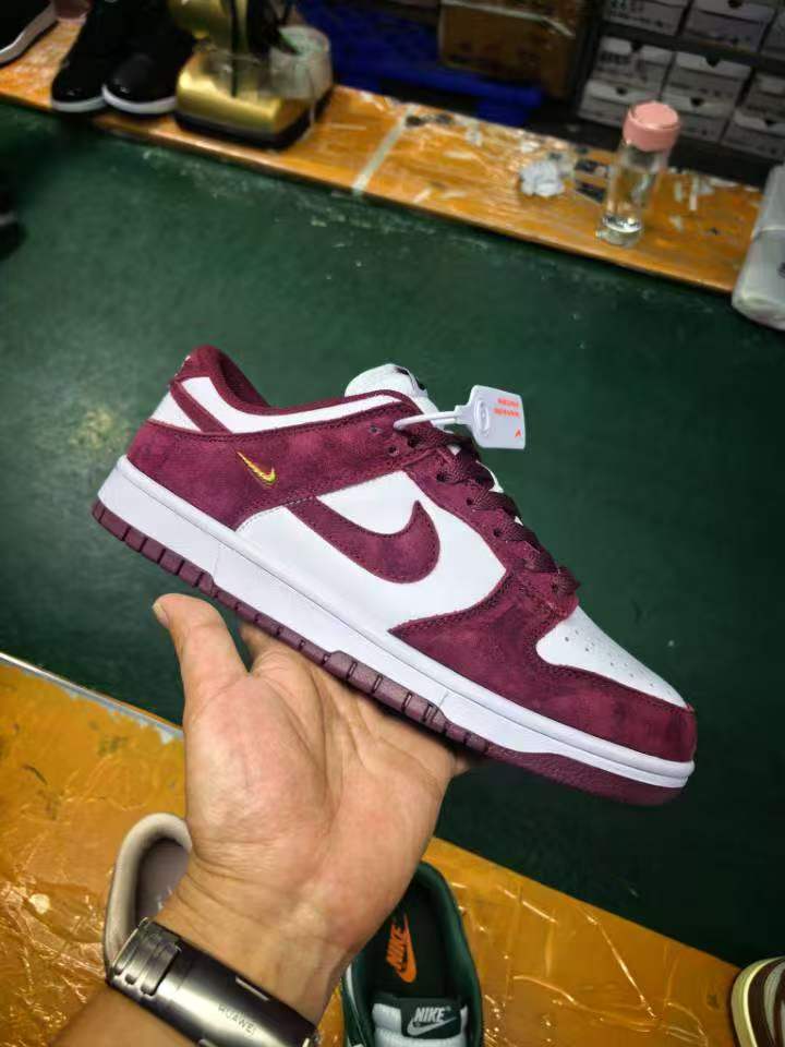 Nike Dunk Low Suede